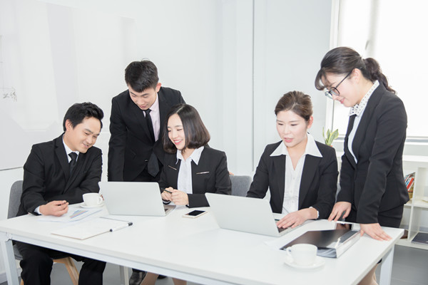 績效評估方法：采用有效的評估方法，確保公平公正