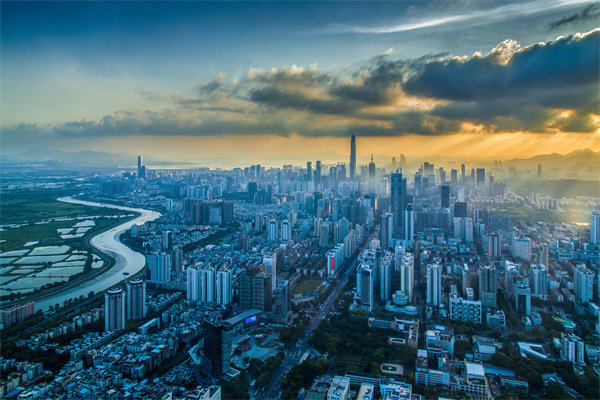 精準把握市場脈搏，制定經(jīng)營計劃，引領(lǐng)企業(yè)搶占先機