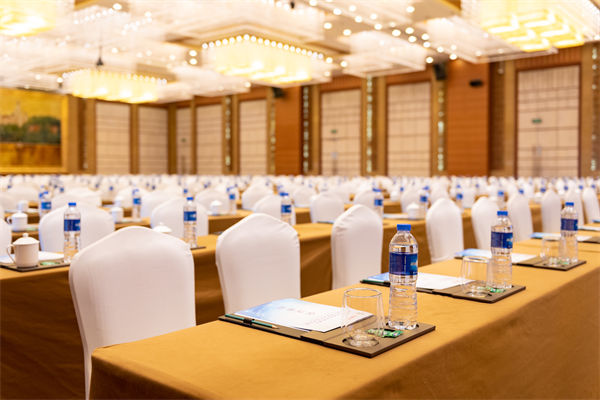 兩會(huì)熱議破解企業(yè)“生長痛”，對企業(yè)戰(zhàn)略管理有何啟示？
